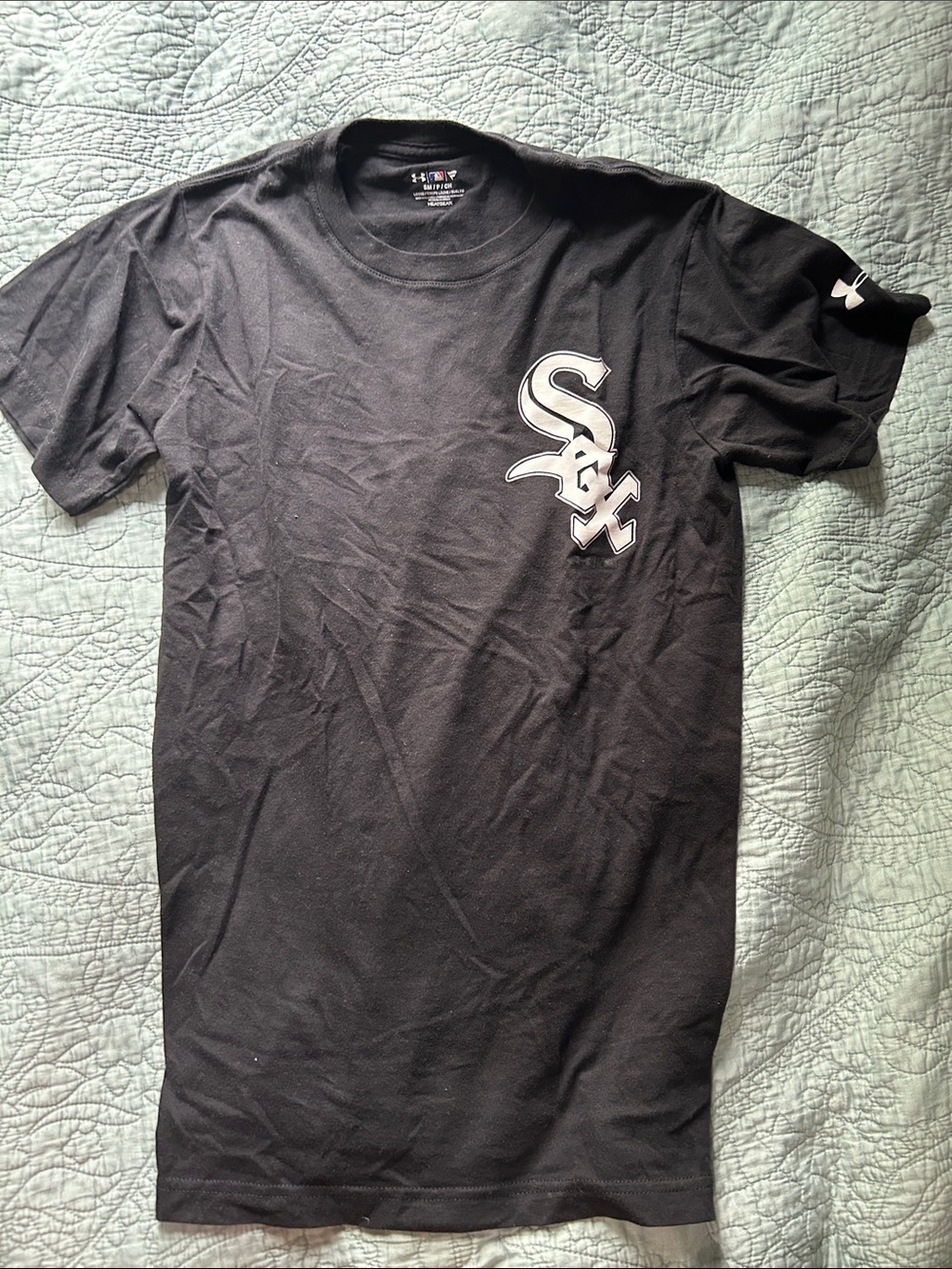 Under Armour Men’s Black Short-Sleeve Chicago White Sox Logo Tee S